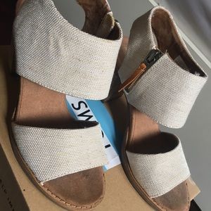 TOMS Majorca Cutout Sandal